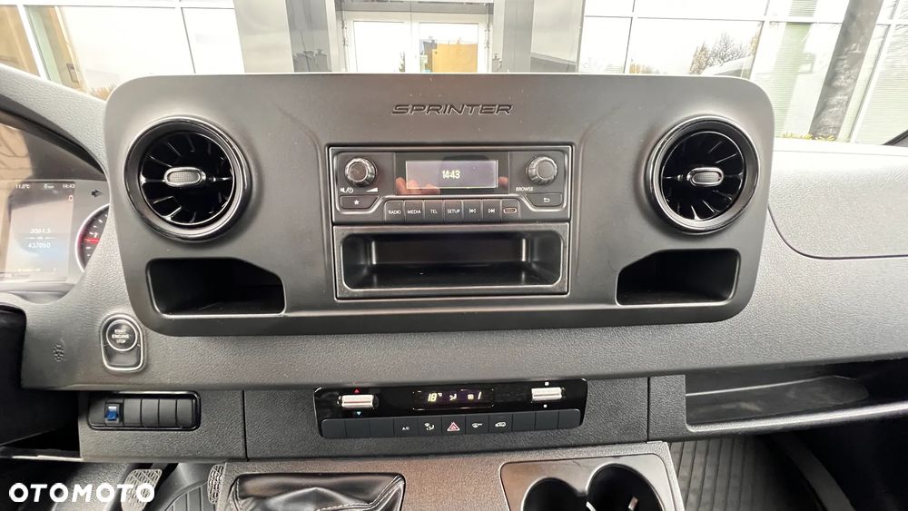 Mercedes-Benz Sprinter - 18