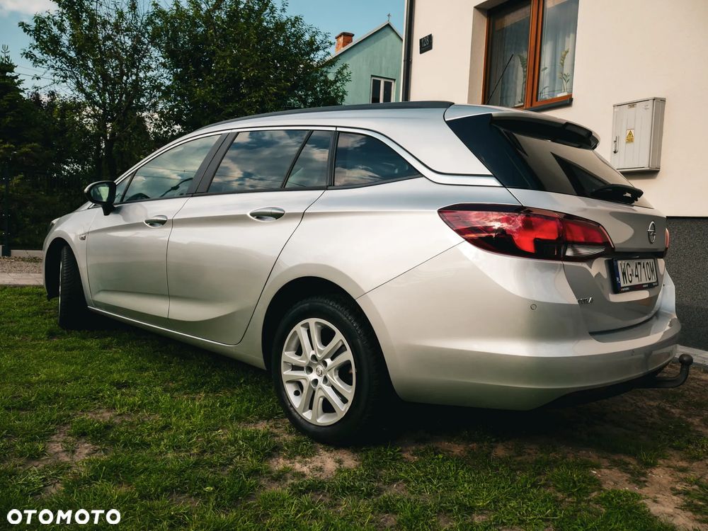 Opel Astra 1.6 CDTI Essentia - 9