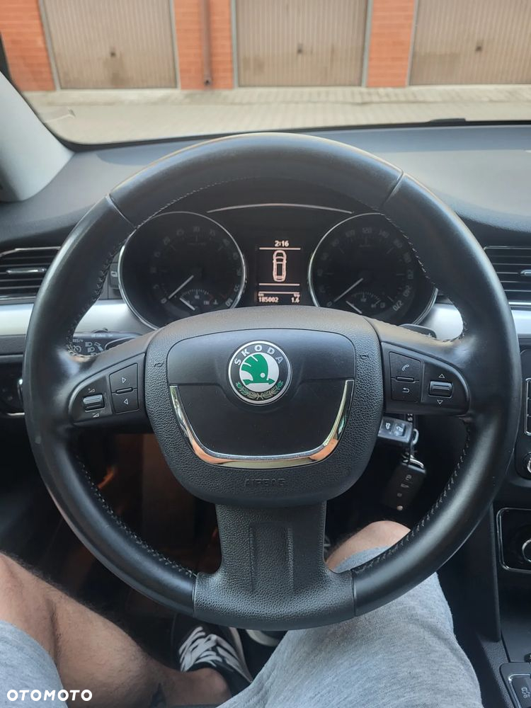 Skoda Superb 2.0 TDI DSG Exclusive - 17