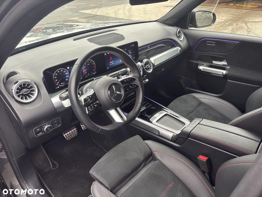 Mercedes-Benz GLB - 14