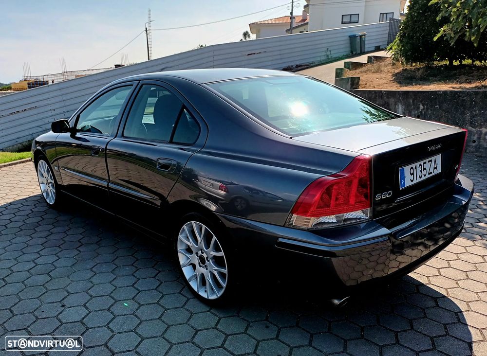 Volvo S60 2.4 D5 - 3
