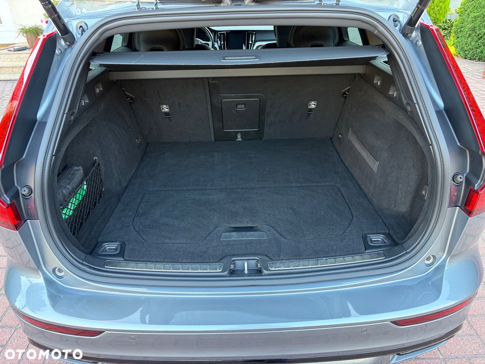 Volvo V60 D4 R-Design - 14