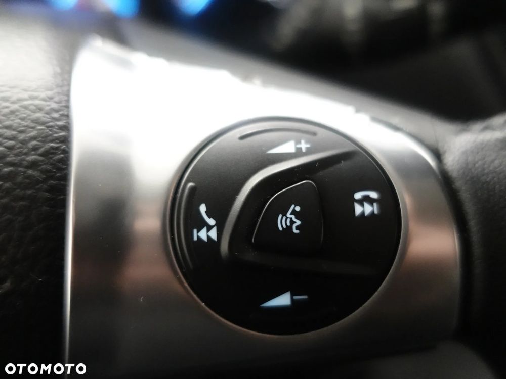 Ford Kuga 1.6 EcoBoost 2x4 Titanium - 34