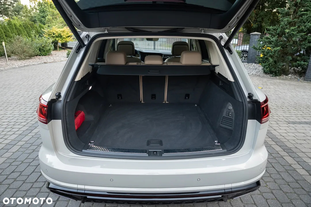 Volkswagen Touareg 3.0 V6 TDI 4Motion DPF Automatik R-Line - 23