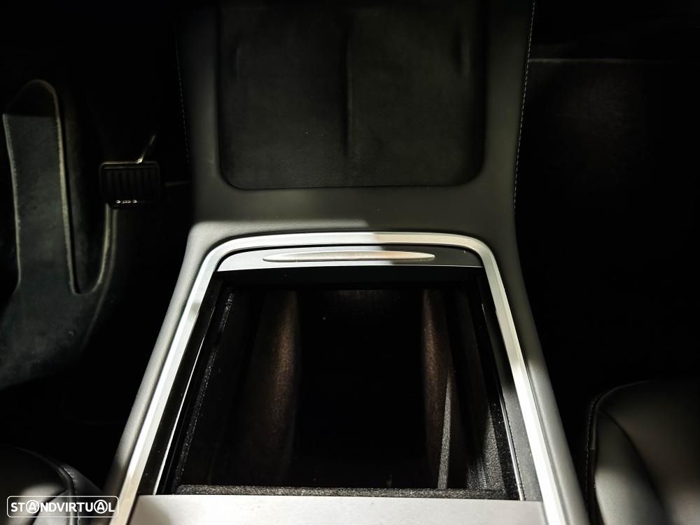 Tesla Model Y Long Range Dual Motor AWD - 38