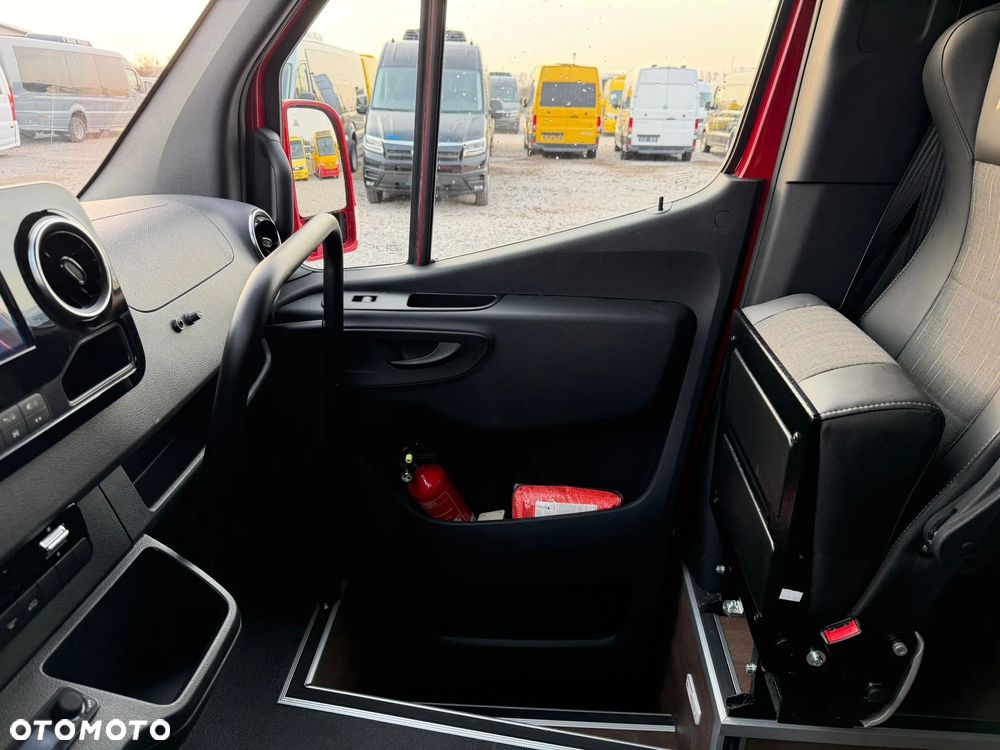 Mercedes-Benz Sprinter 519 - 28