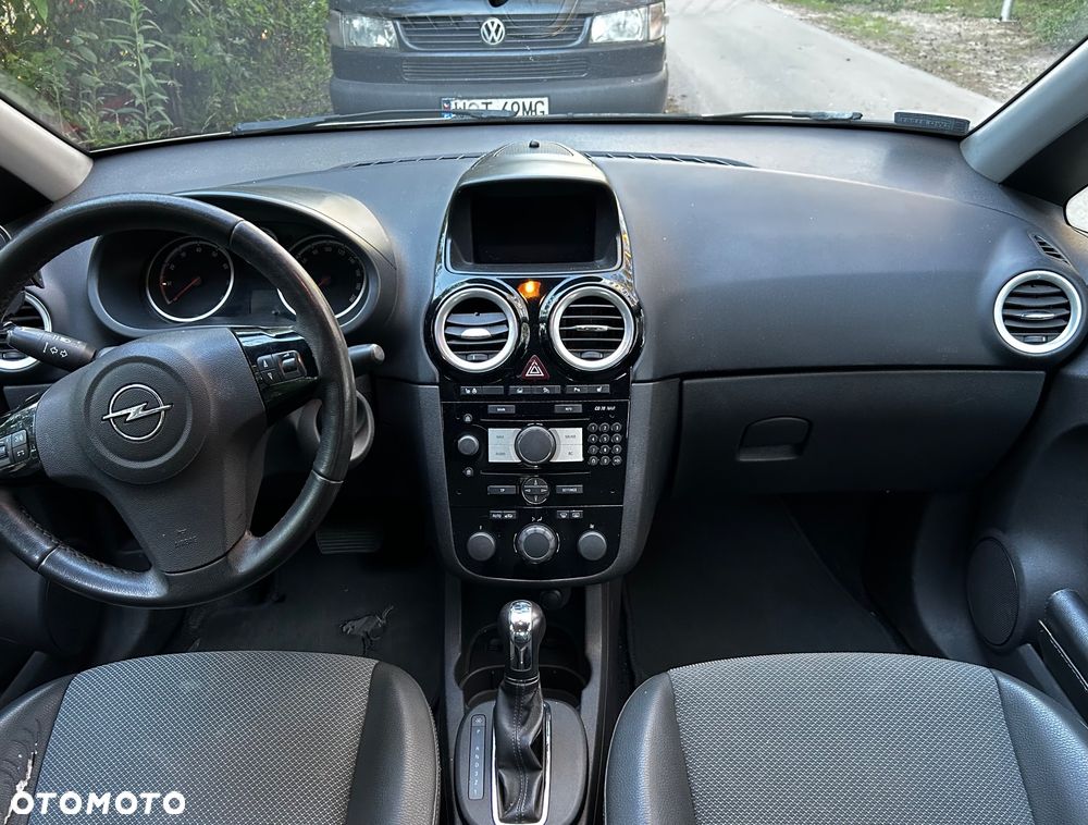 Opel Corsa 1.4 16V Cosmo - 7