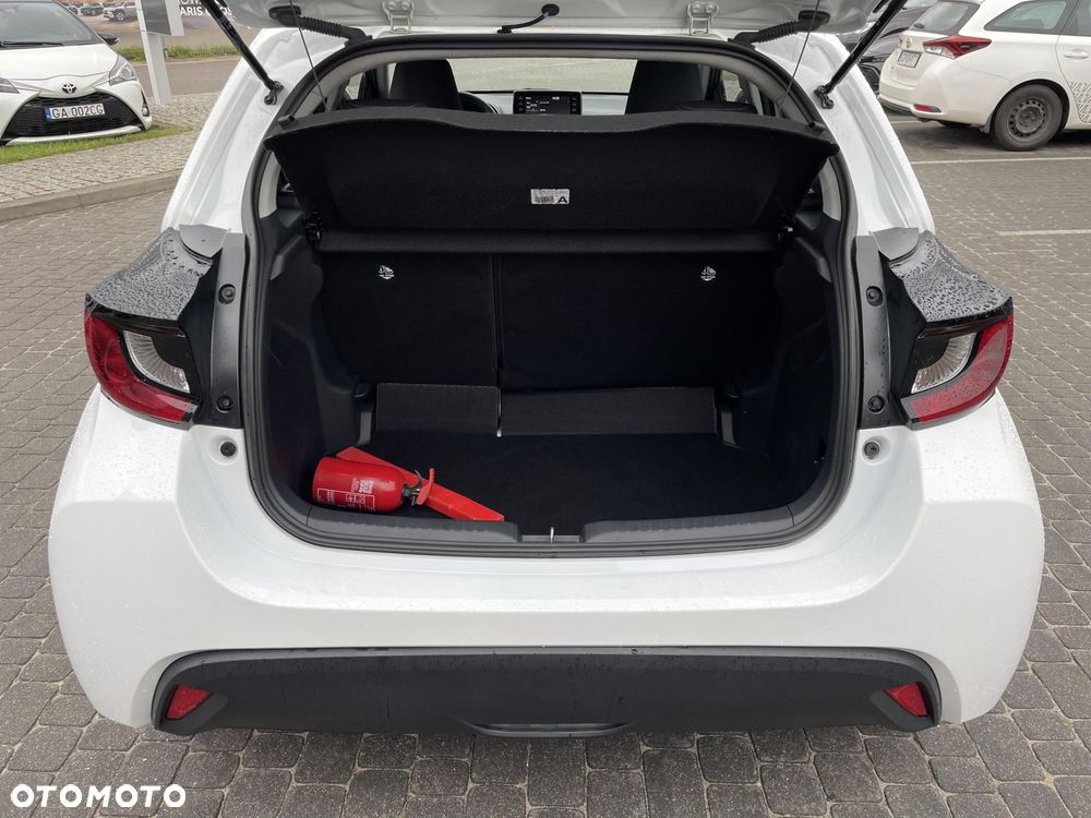 Toyota Yaris - 10