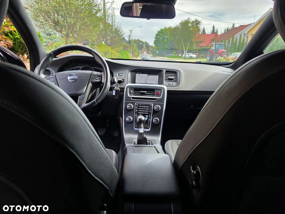 Volvo V60 D3 Business Edition - 16