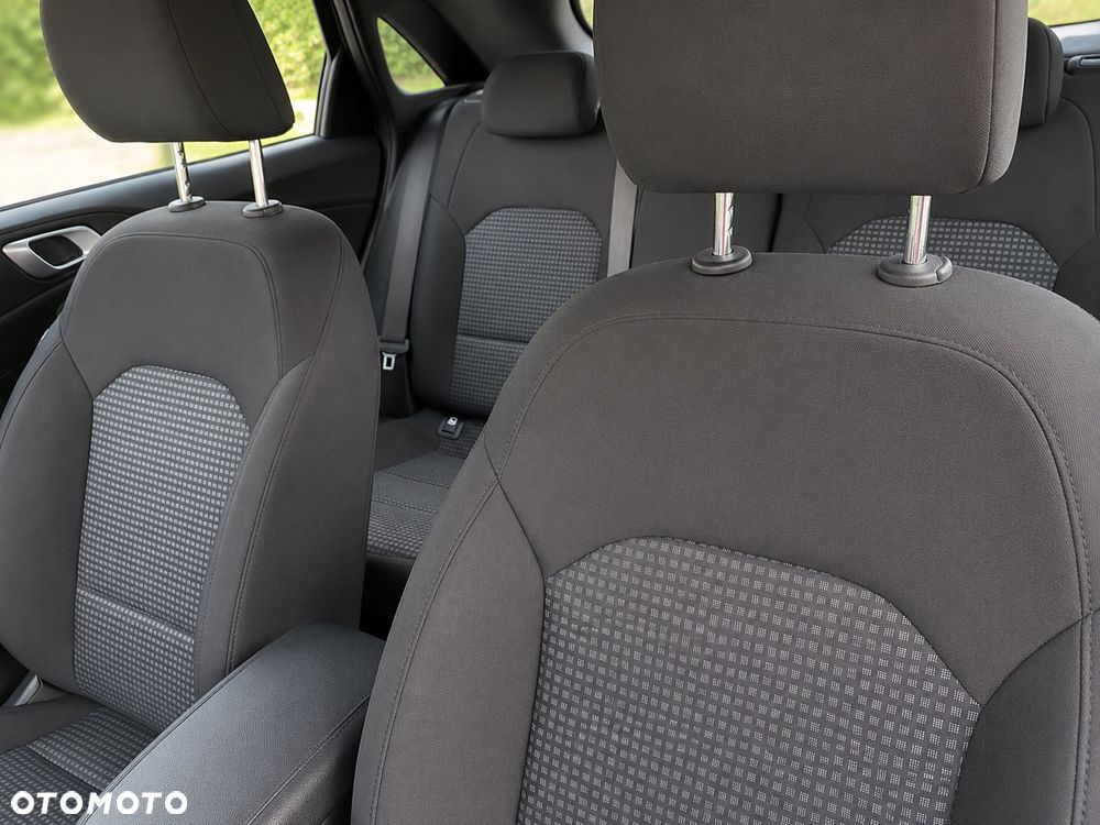 Kia Ceed 1.6 CRDi mHEV M - 8