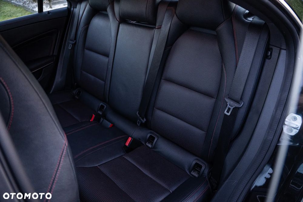 Mercedes-Benz CLA 180 d 7G-DCT AMG Line - 25