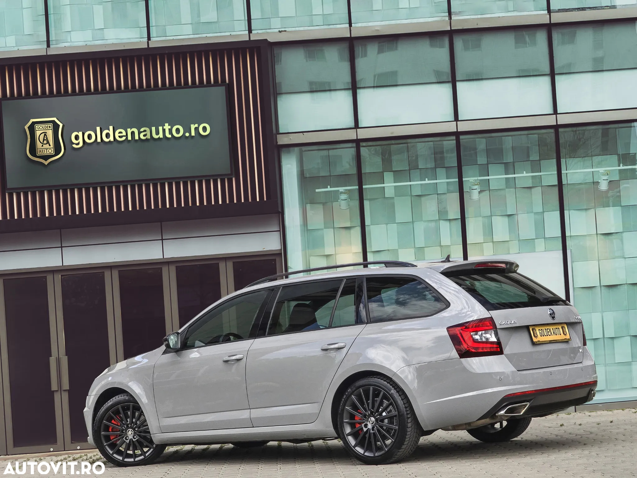 Skoda Octavia Combi 2.0 TSI DSG RS 245 - 5