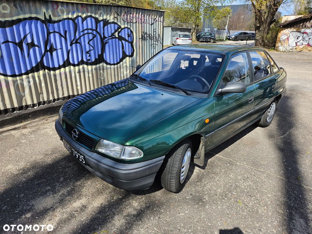 Opel Astra 1.4 GL - 5