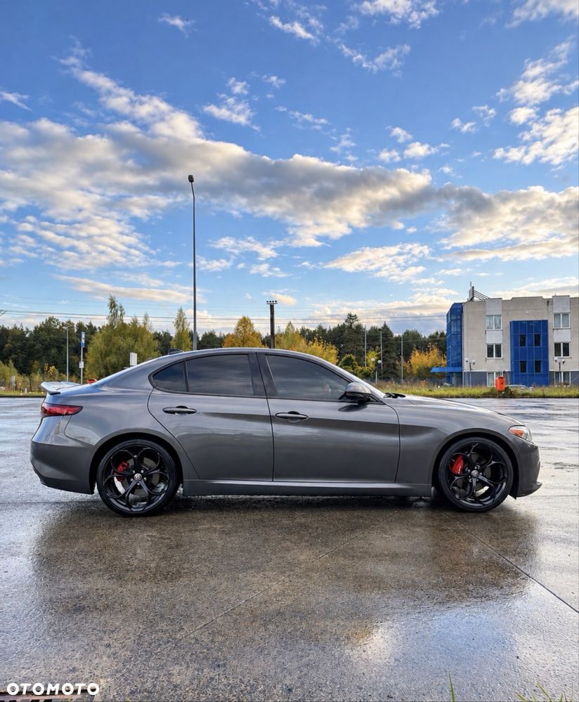 Alfa Romeo Giulia - 5