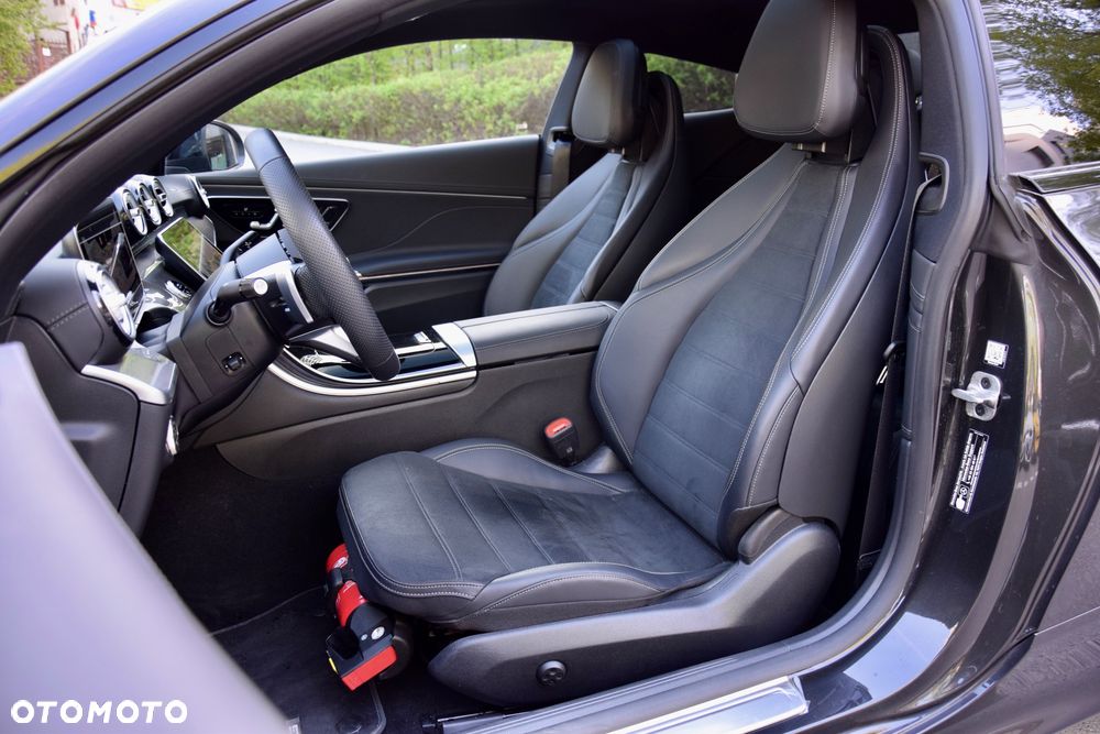 Mercedes-Benz CLE 300 4Matic 9G-TRONIC Edition AMG Line - 13