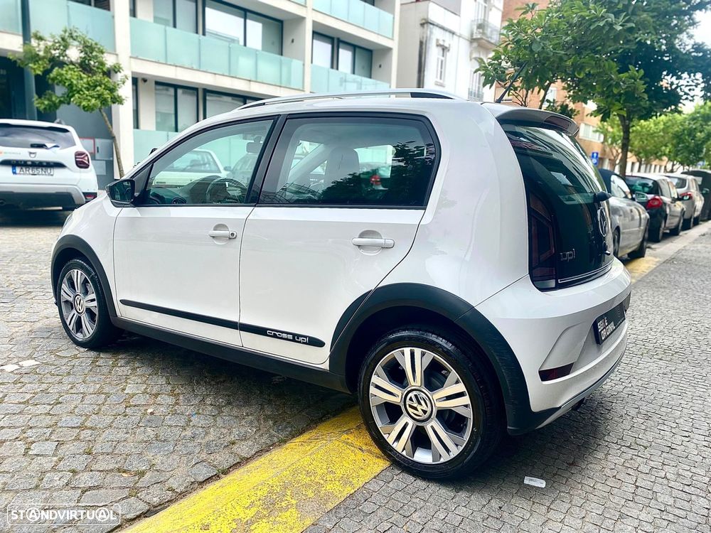 VW Cross Up! 1.0 Auto - 8
