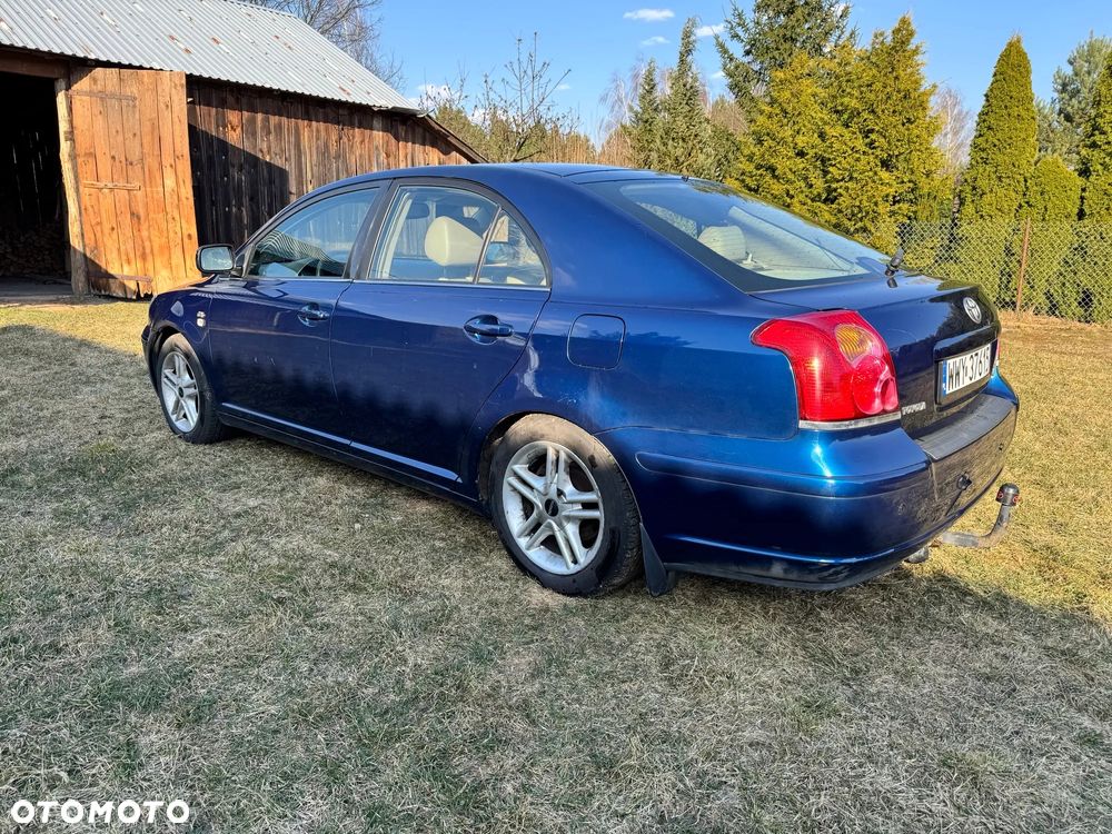 Toyota Avensis 2.0 D-4D Executive - 3