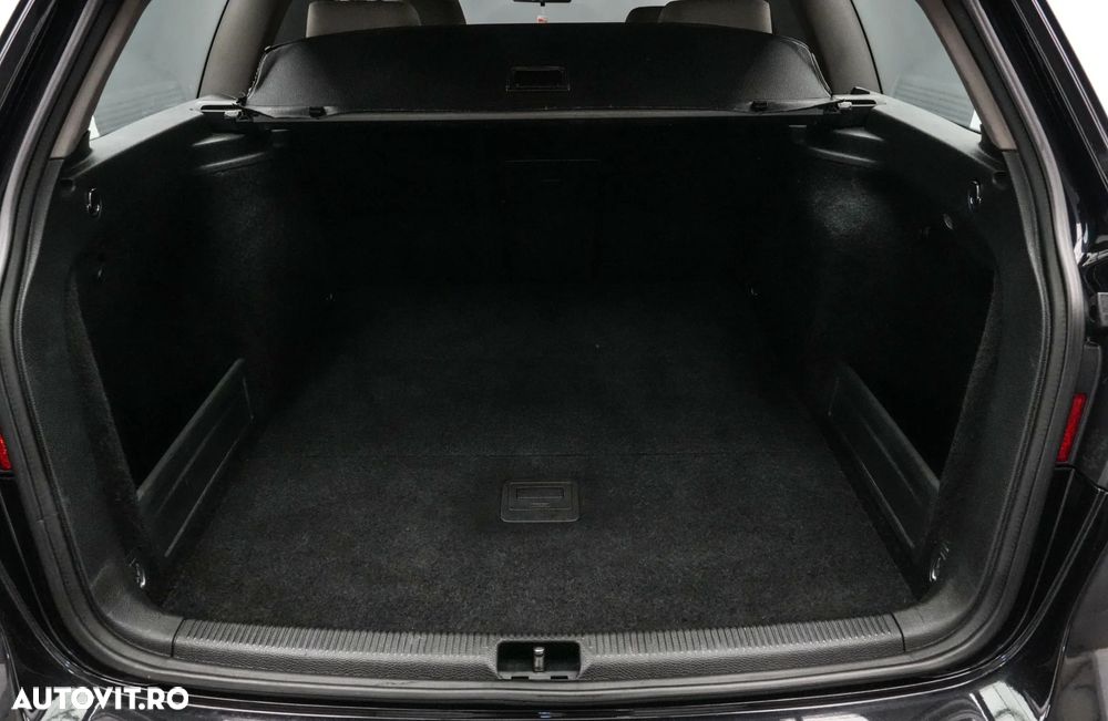 Volkswagen Passat Variant 2.0 TDI Highline DPF DSG - 17