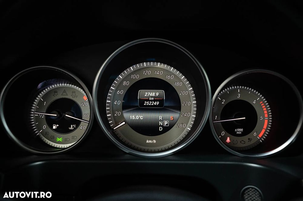 Mercedes-Benz E 220 BlueTEC 9G-TRONIC Avantgarde - 23