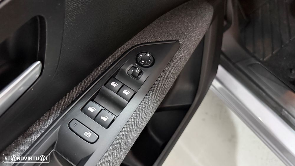 Peugeot 5008 PureTech 130 EAT8 Stop & Start Allure Business-Pack - 17