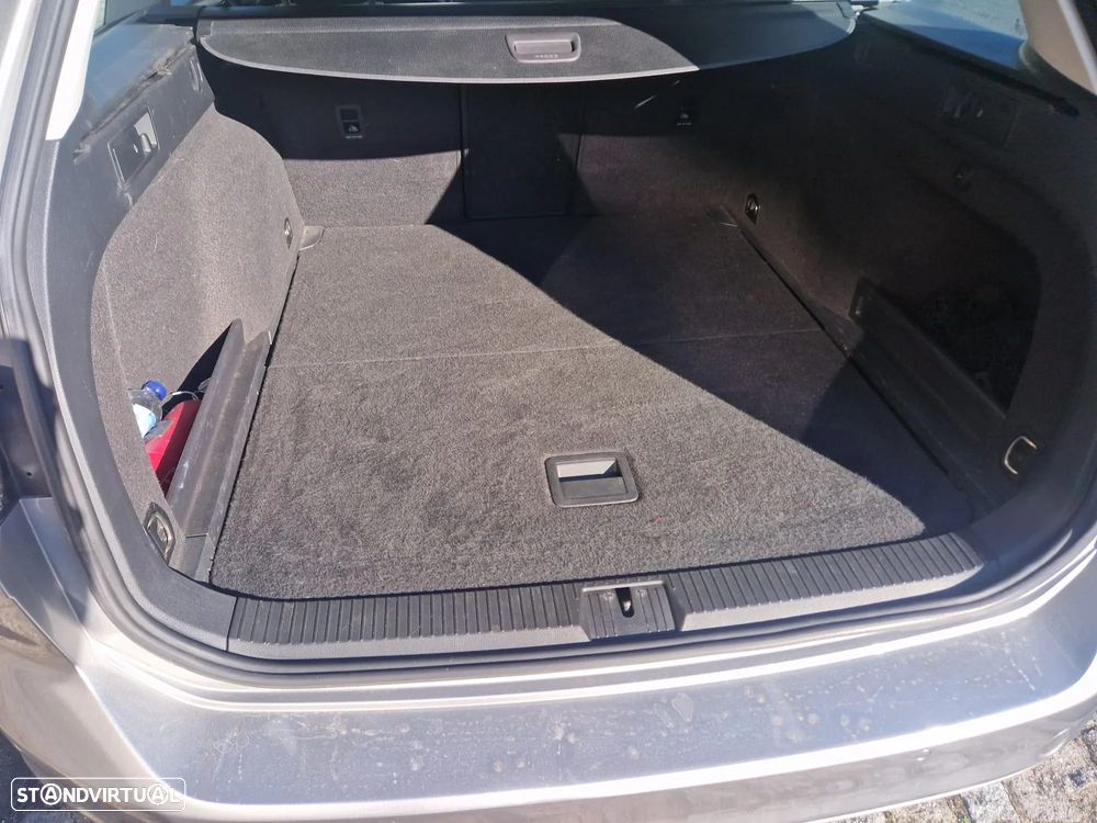 VW Passat Variant 2.0 TDi Confortline - 6