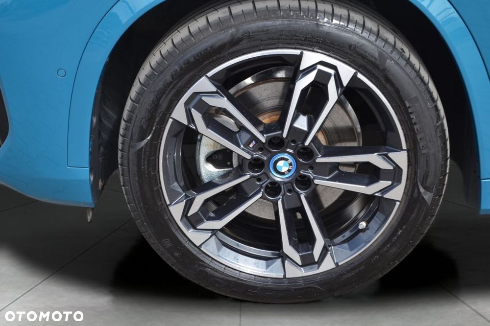 BMW iX1 xDrive30 66.5kWh M Sport - 4