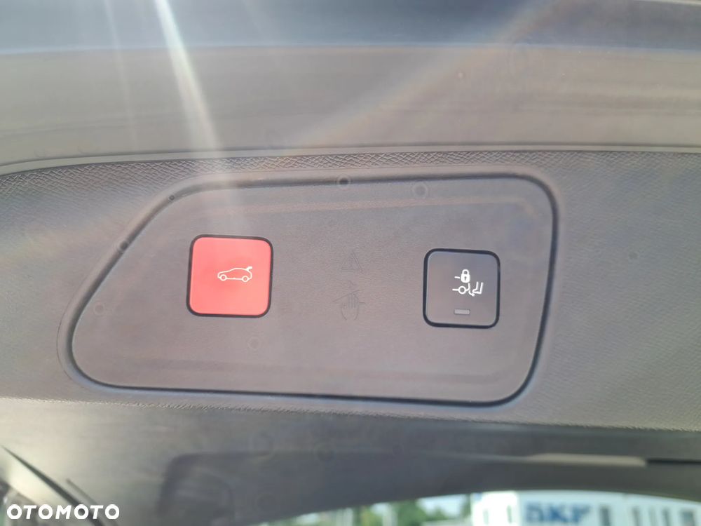 Peugeot 3008 1.2 PureTech Allure S&S EAT8 - 13