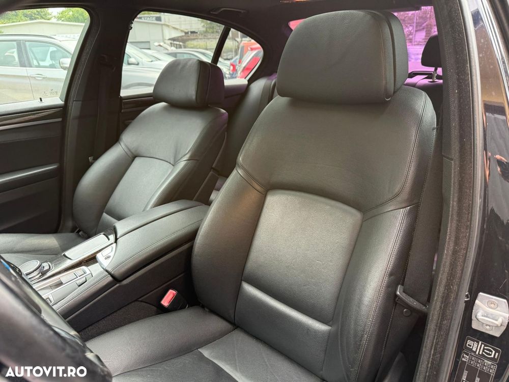 BMW Seria 5 520i Sport-Aut. - 8
