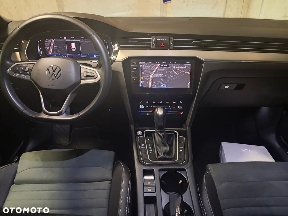 Volkswagen Passat Variant 2.0 TDI SCR DSG Business - 14