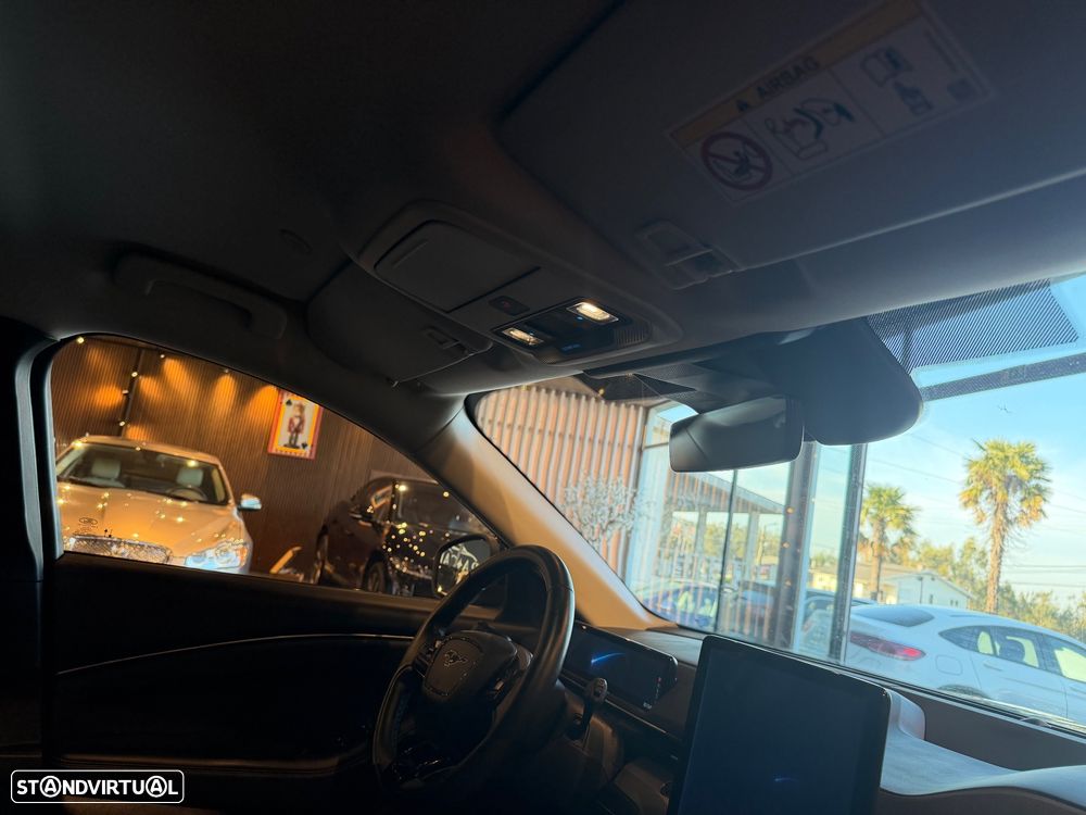 Ford Mustang Mach-E Premium - 37