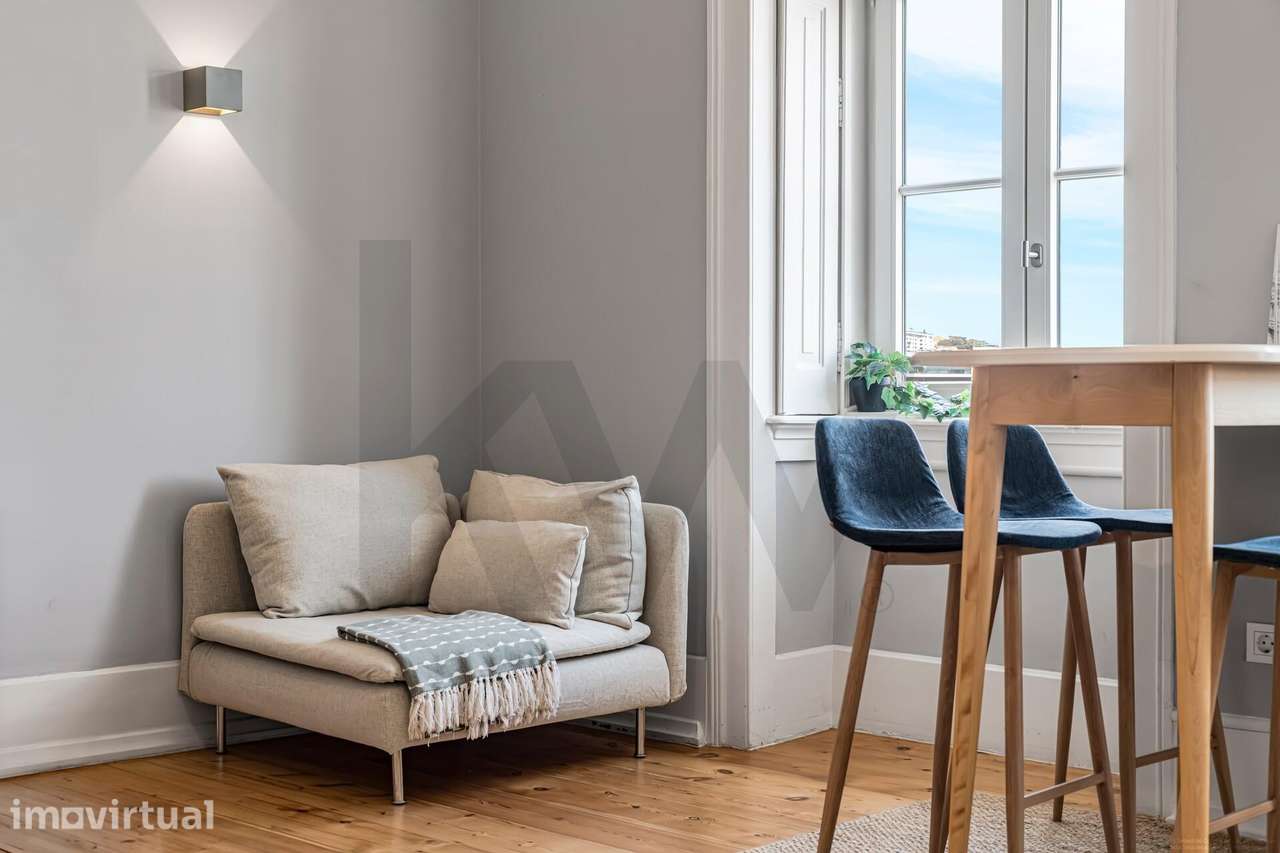 Apartamento T3 com garagem - Renovado - Alcântara - Grande imagem: 2/32