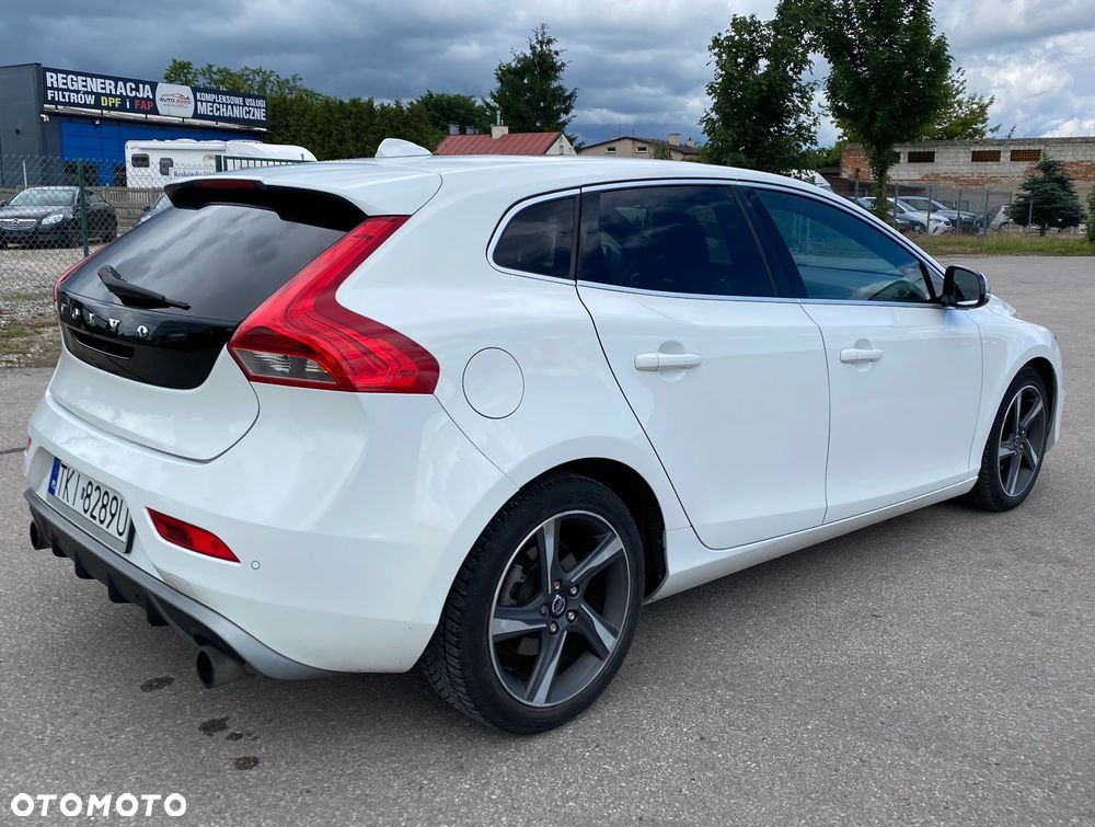 Volvo V40 D2 R Design - 38