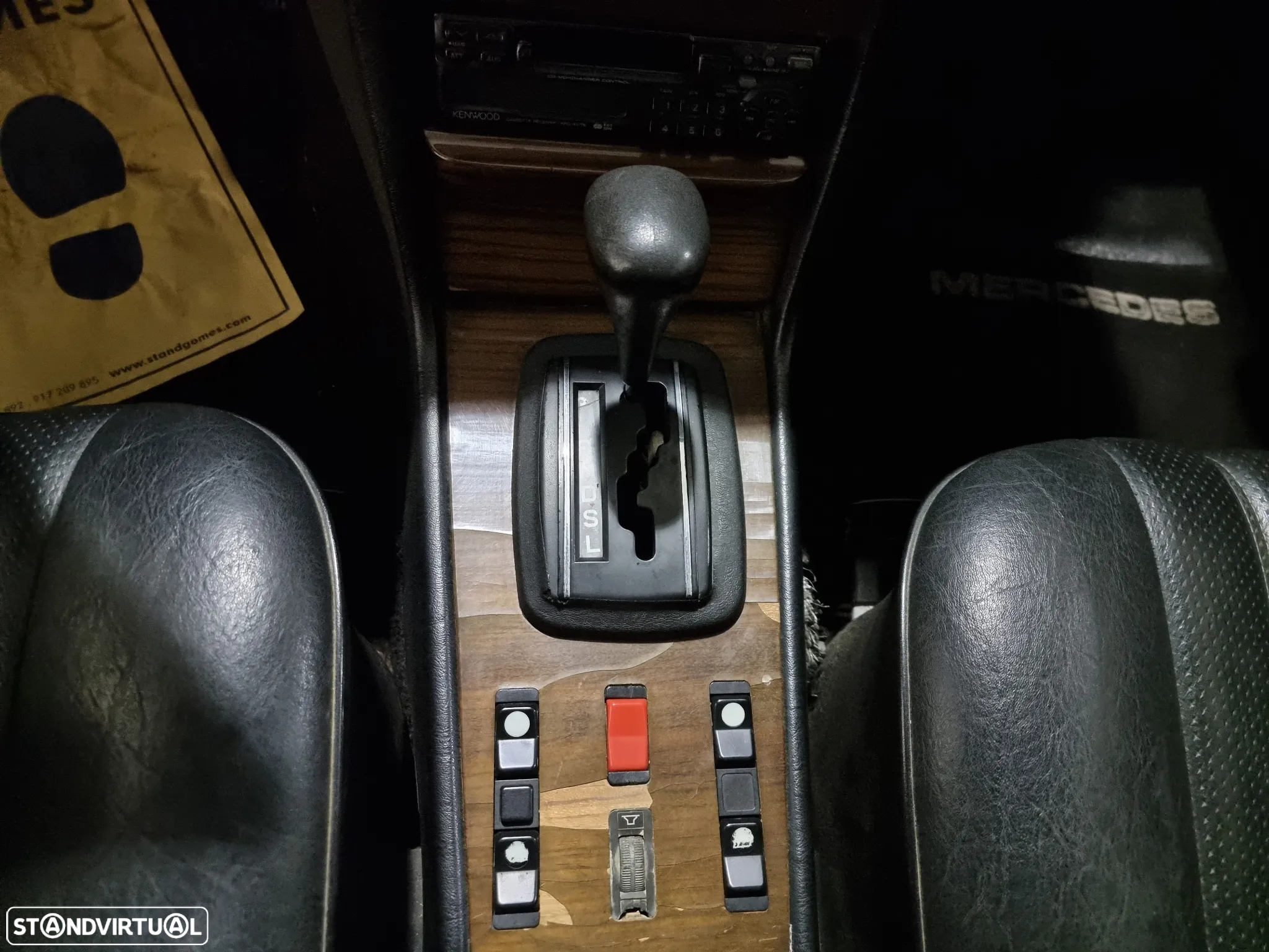 Mercedes-Benz 300 D Turbo - 12