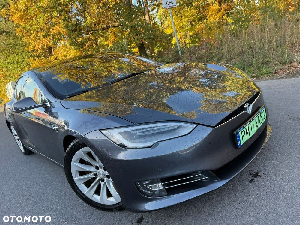 Tesla Model S - 2