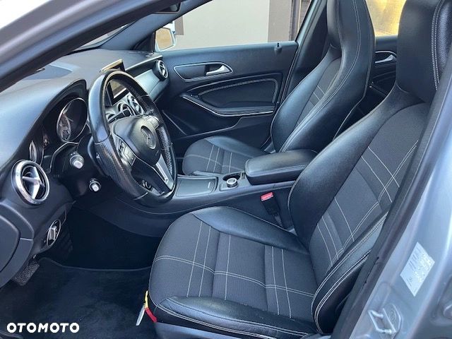 Mercedes-Benz GLA 220 CDI 4Matic 7G-DCT - 14