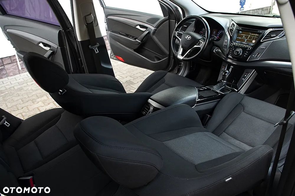 Hyundai i40 i40cw 1.7 CRDi Automatik Fifa World Cup Edition - 29