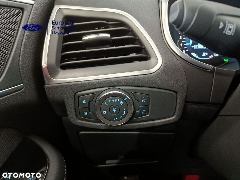 Ford S-Max 2.5 Duratec FHEV TITANIUM - 30