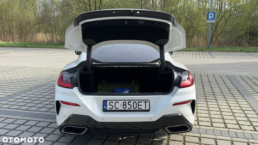 BMW Seria 8 - 35