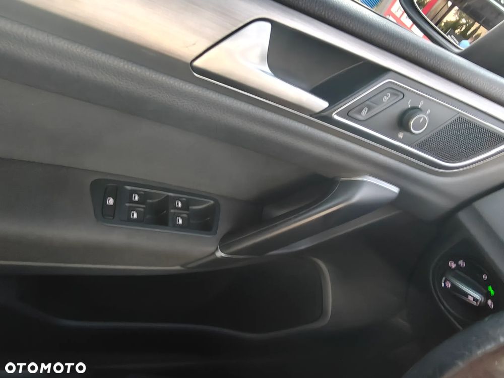 Volkswagen Golf Sportsvan - 14