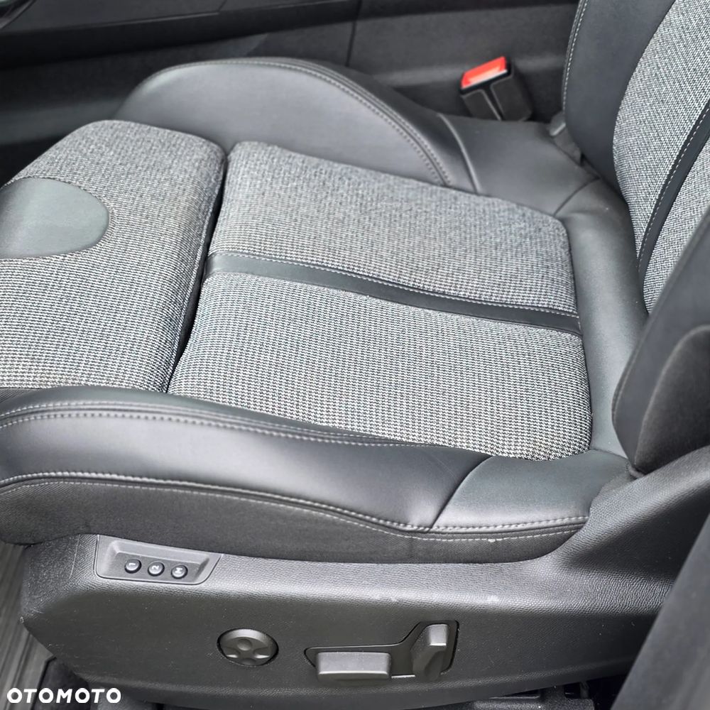 Peugeot 3008 PureTech 130 Stop & Start GPF EAT8 Active Business-Paket - 13
