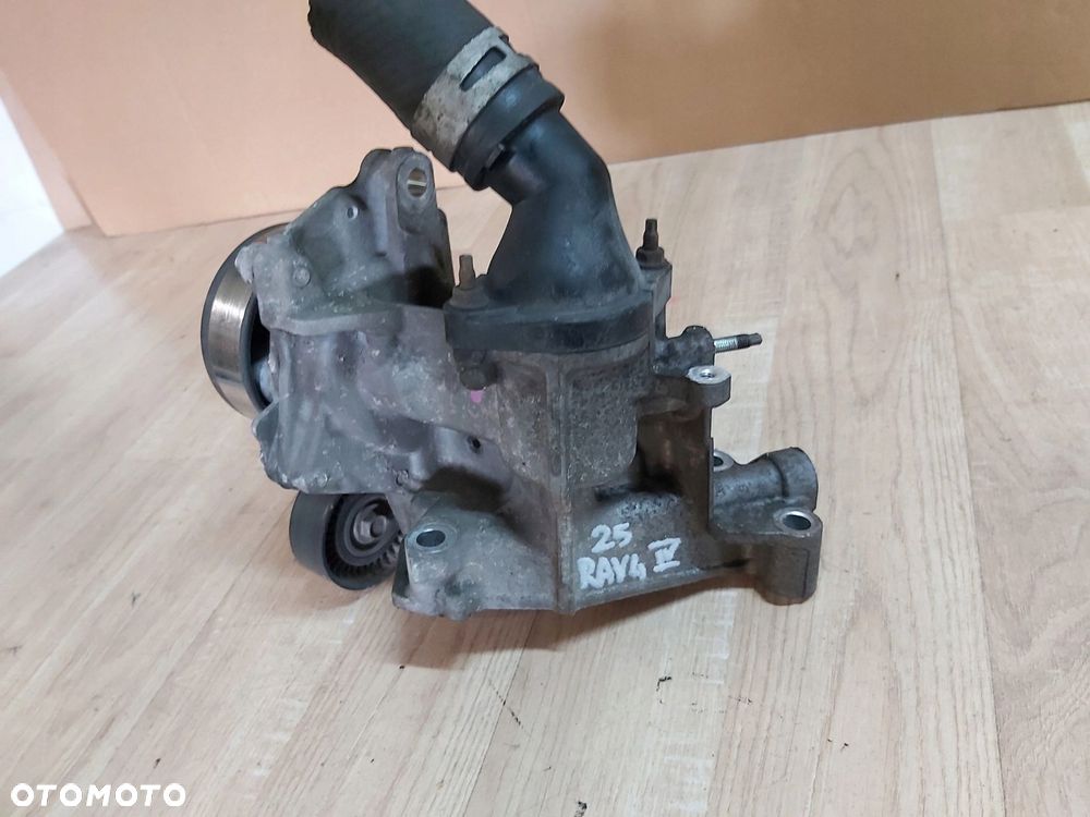 Toyota Rav4 IV 2,5 vvti pompa wody krócieć - 3