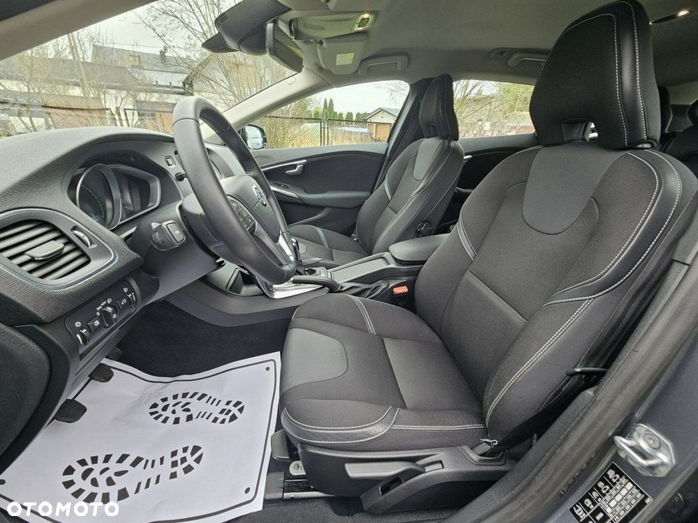 Volvo V40 D2 Momentum - 10