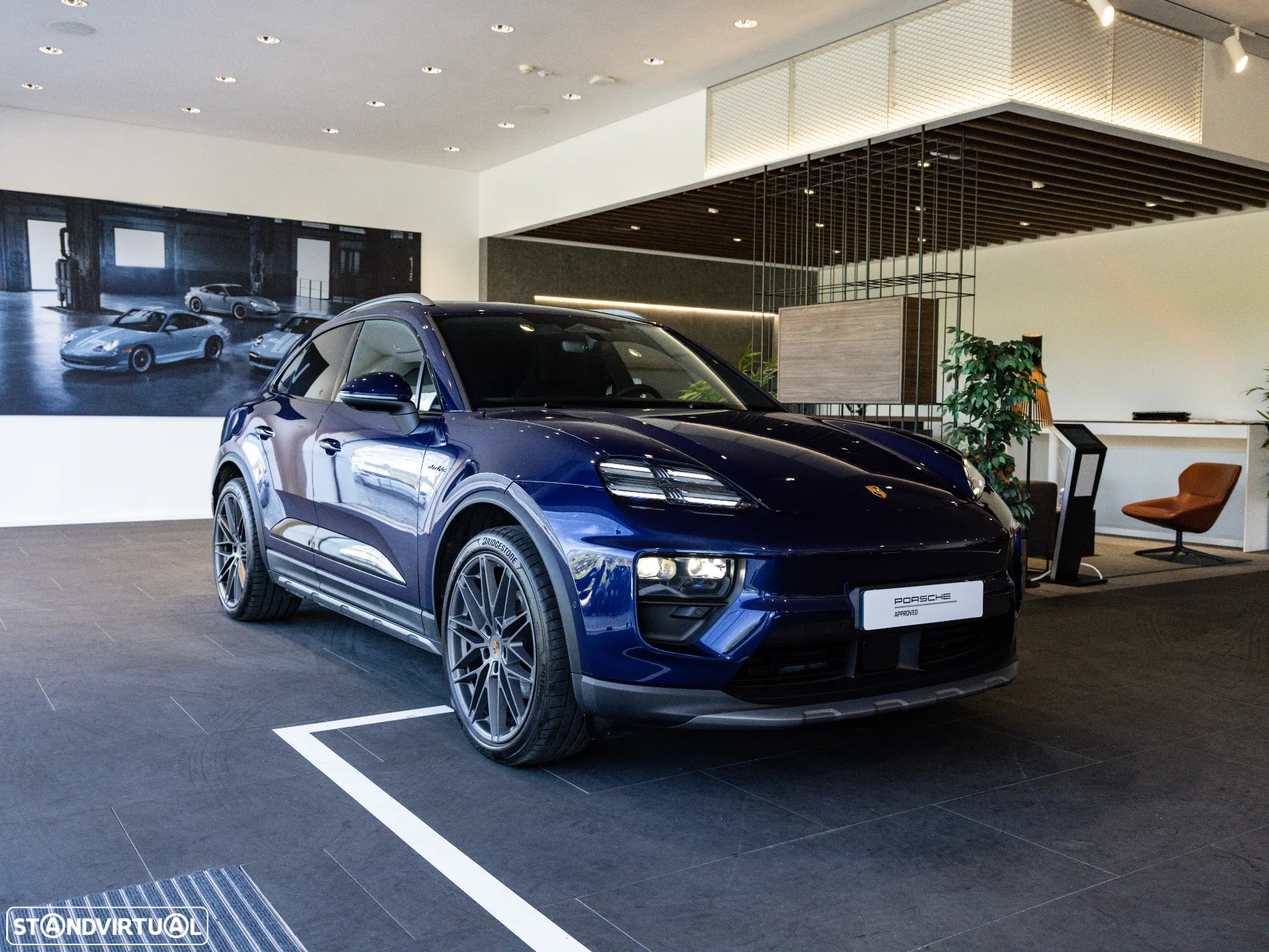 Porsche Macan Electric 4 - 8