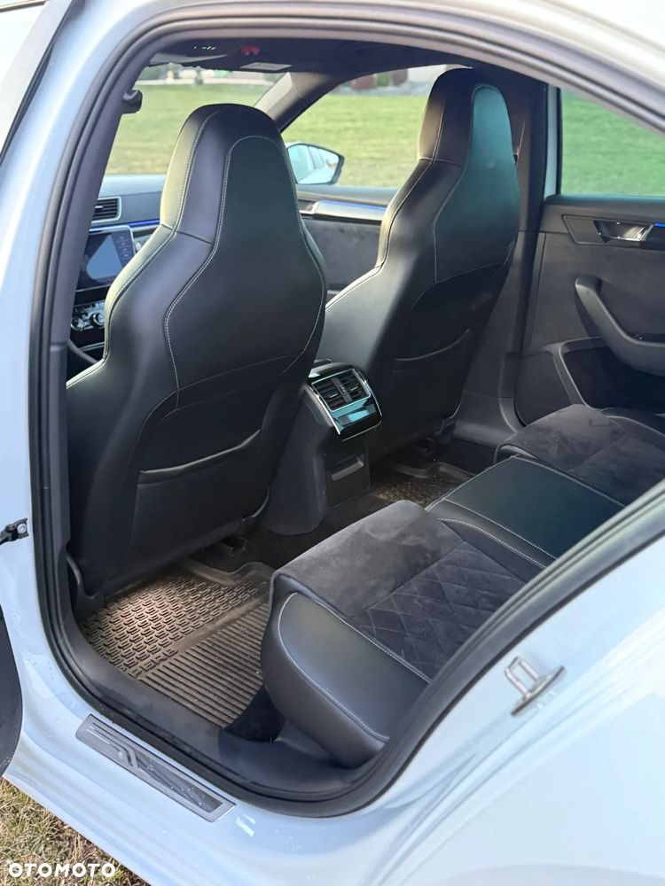 Skoda Superb 2.0 TSI Sportline DSG - 9