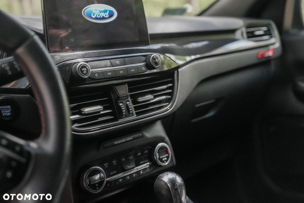 Ford Kuga 1.5 EcoBoost FWD ST-Line X - 37