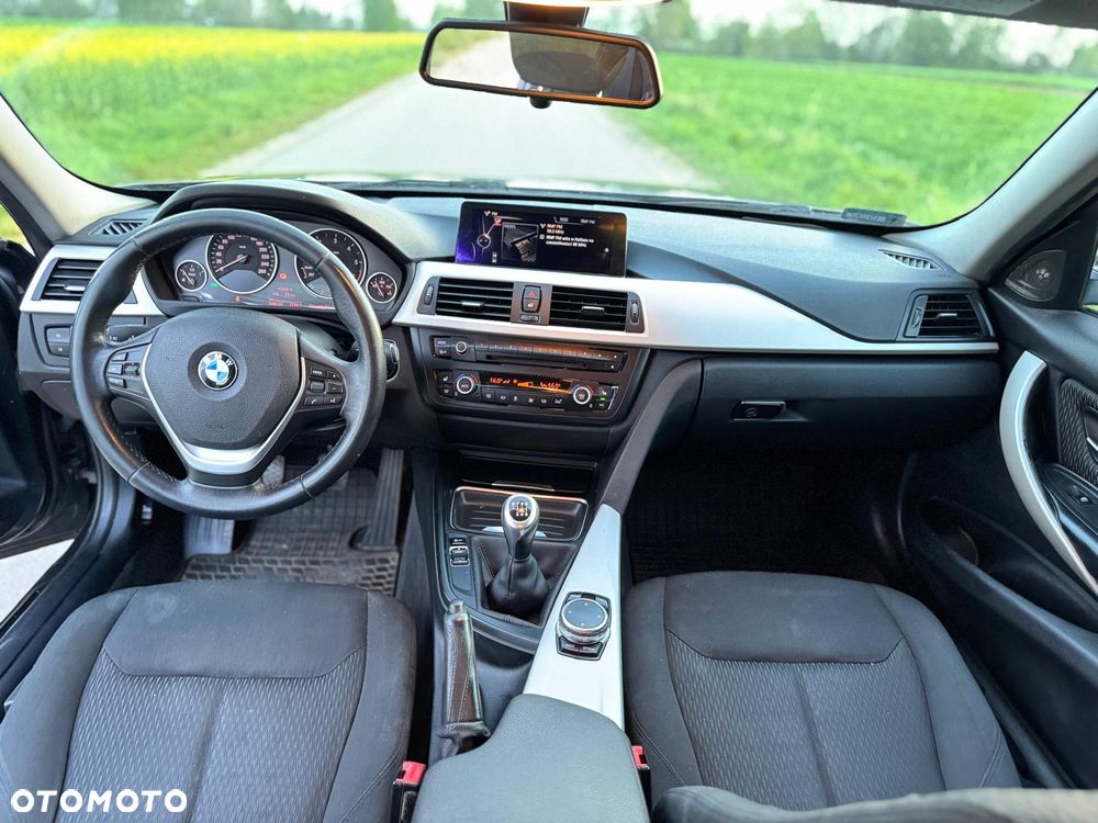 BMW Seria 3 320d - 4