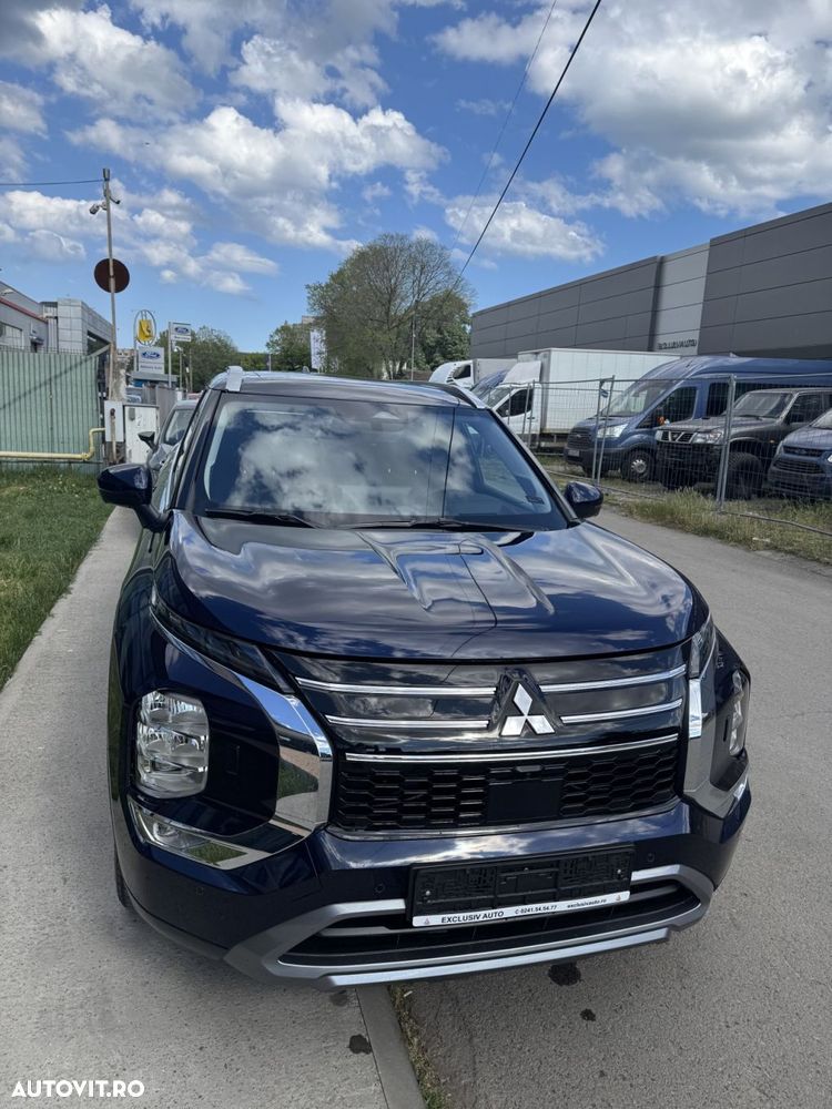 Mitsubishi Outlander - 12