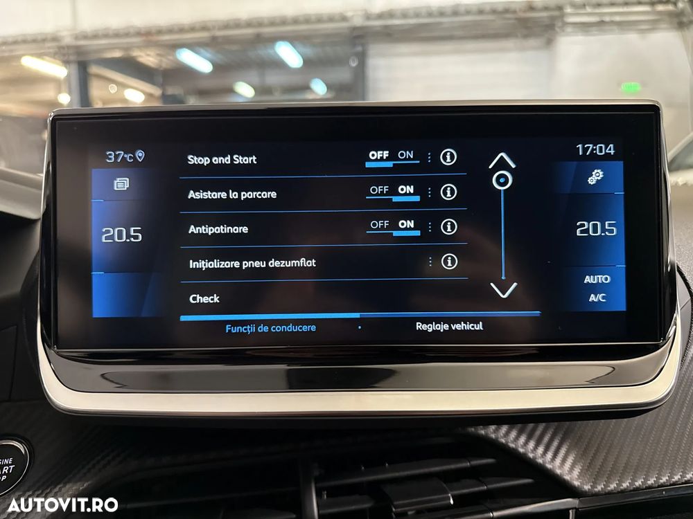 Peugeot 208 - 18