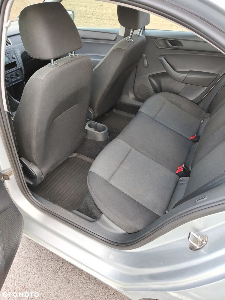 Skoda RAPID 1.6 TDI DPF Ambition - 6