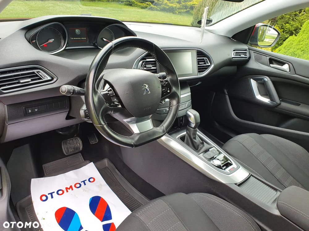 Peugeot 308 1.2 PureTech Allure S&S EAT6 - 15